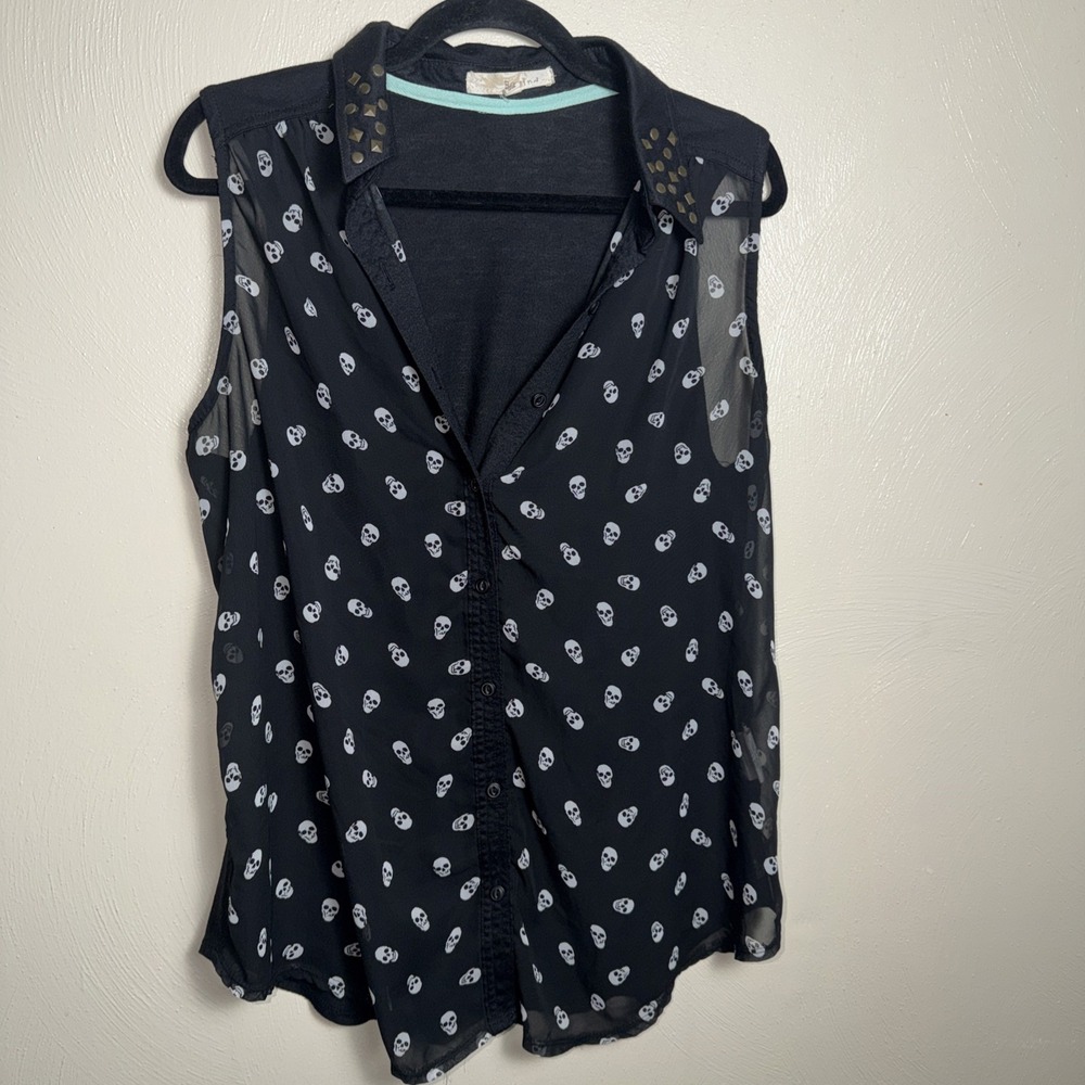 Rewind Blouse Women's Size XL Sleeveless Button Up Skull Black Peter Pan Collar
